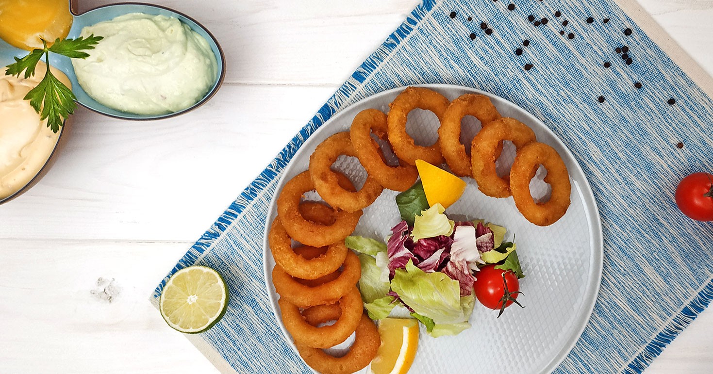 Fried A La Romana With Three Dips (Sweet Chili Mayo / Yoghurt With Avocado / Honey Mustard)